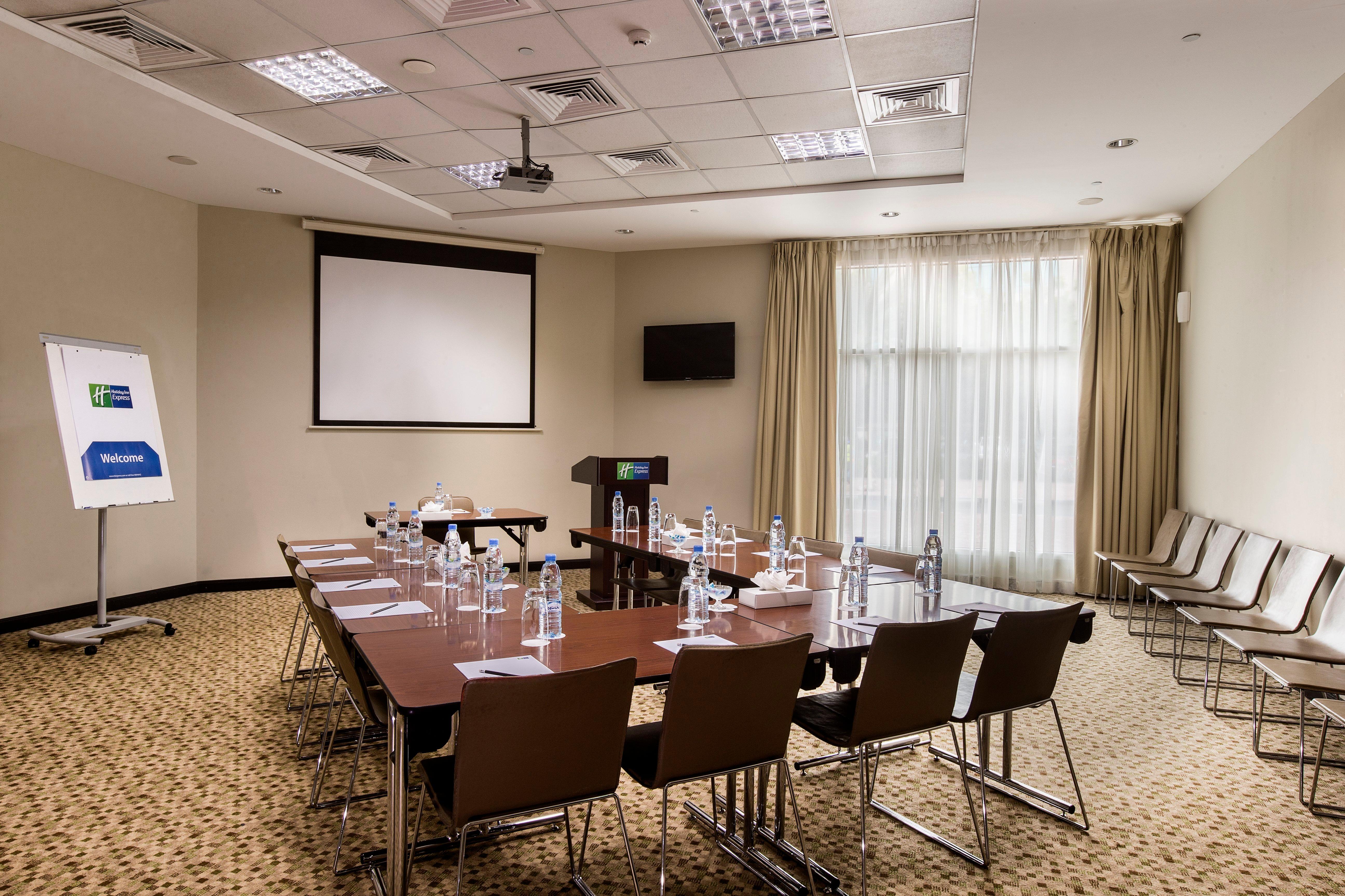 Holiday Inn Express Dubai Safa Park By Ihg Exteriér fotografie